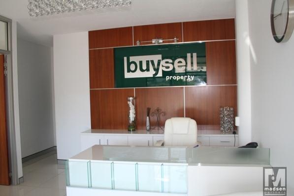 Click to view all images Mount Ommaney QLD 4074 - Image 3