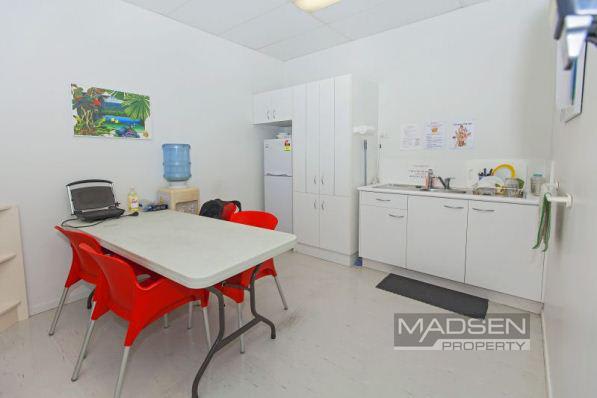 Click to view all images Whole/115 Riverside Place Morningside QLD 4170 - Image 2