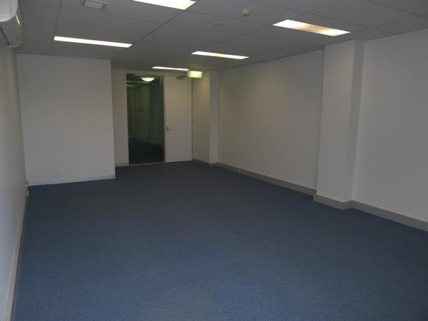 Click to view all images 215/204 Dryburgh Street North Melbourne VIC 3051 - Image 2