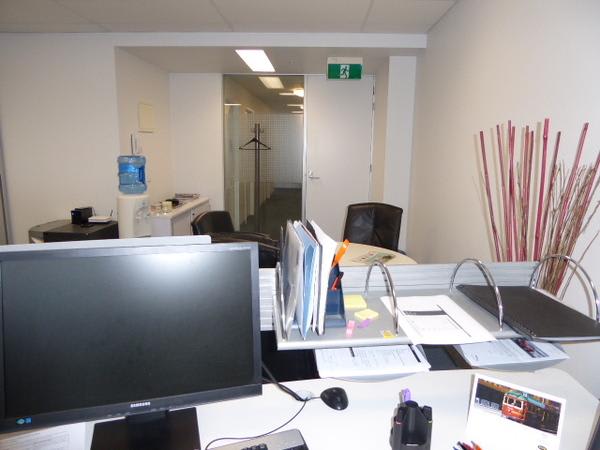 Click to view all images 41/204 Dryburgh Street North Melbourne VIC 3051 - Image 3
