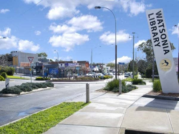 Click to view all images 41 Watsonia Road Watsonia VIC 3087 - Image 3