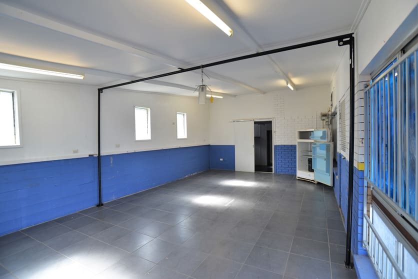 Click to view all images 1/9 Dan St Slacks Creek QLD 4127 - Image 2