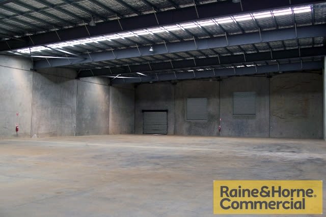 Click to view all images 102 Stradbroke Street Heathwood QLD 4110 - Image 2