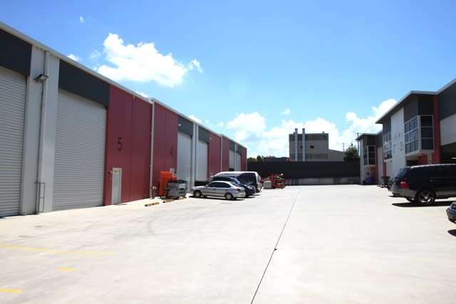 Click to view all images 5/364 Park Road Regents Park NSW 2143 - Image 2