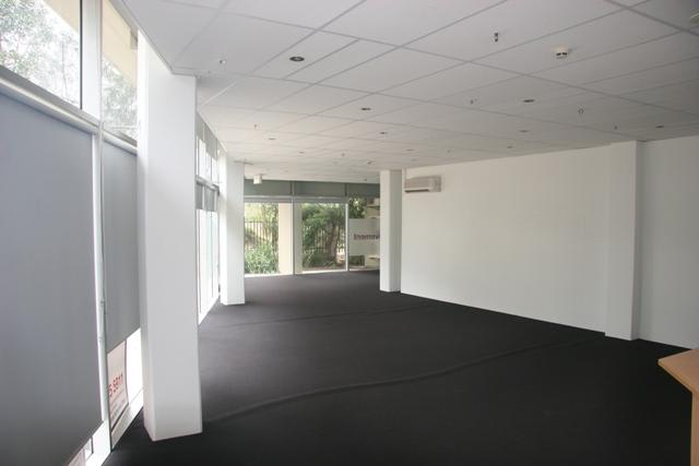 Click to view all images 4/2-4 Northumberland Drive Caringbah NSW 2229 - Image 1