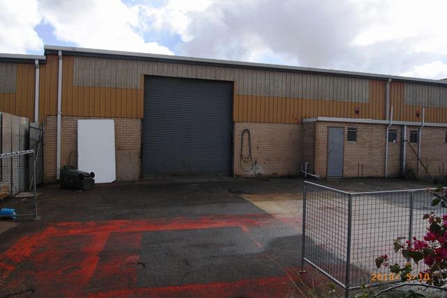 Click to view all images 4/5 Dampier Road Welshpool WA 6106 - Image 3