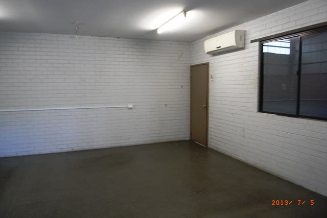 Click to view all images Unit 4 / /38 Cohn Street Carlisle WA 6101 - Image 2