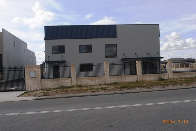 Click to view all images 3 Aurora Entrance High Wycombe WA 6057 - Image 3