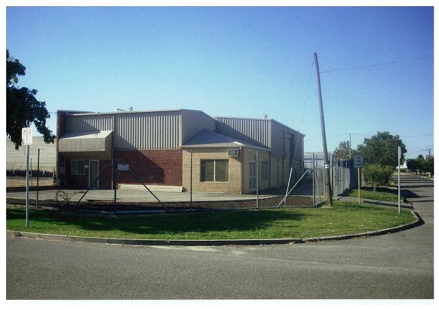 Click to view all images 14 Somersby Road Welshpool WA 6106 - Image 2
