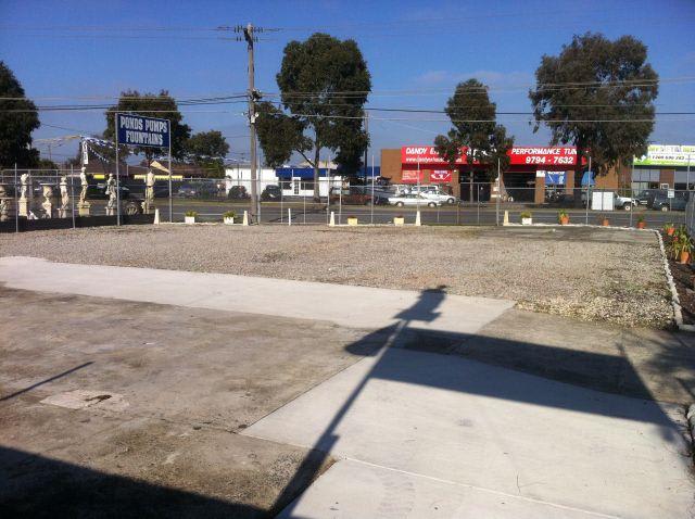Click to view all images 121 Cheltenham Road Dandenong VIC 3175 - Image 2
