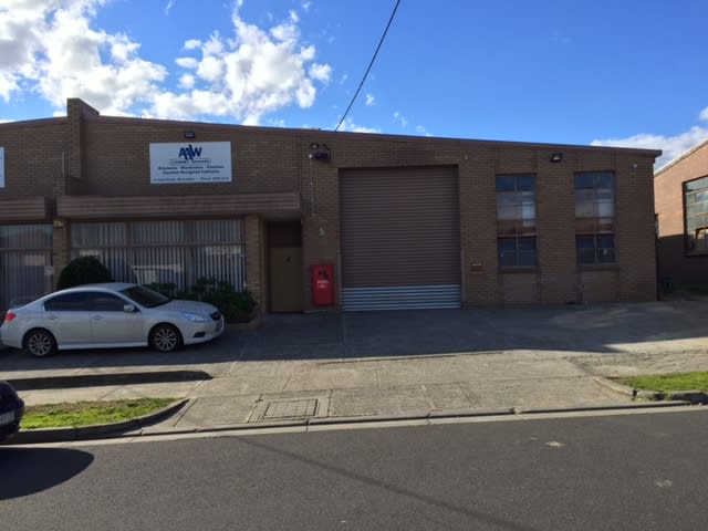 Click to view all images 5 Trent Street Moorabbin VIC 3189 - Image 1