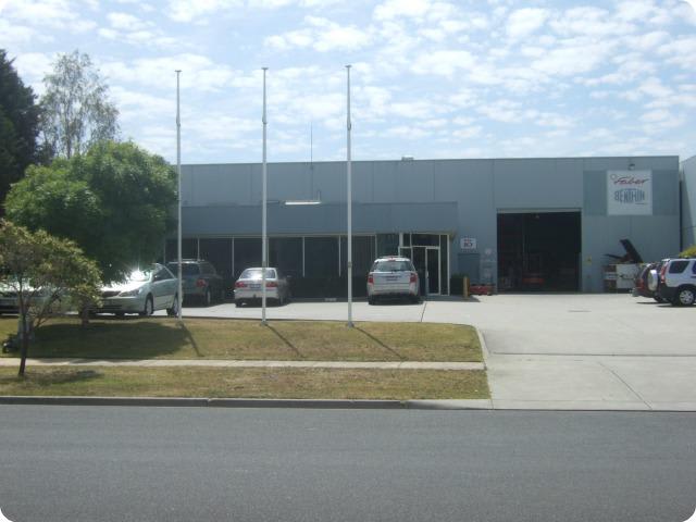 Click to view all images 10 Frankston Gardens Drive Carrum Downs VIC 3201 - Image 2