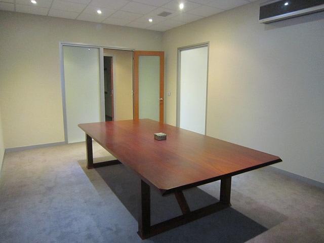 Click to view all images 3/30 Cochranes Road Moorabbin VIC 3189 - Image 3