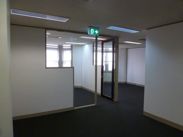 Click to view all images 3/296 Collins Melbourne VIC 3000 - Image 3