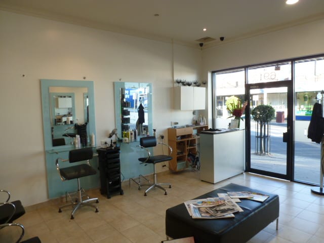 Click to view all images 691 Glen Hunlty Road Caulfield South VIC 3162 - Image 3
