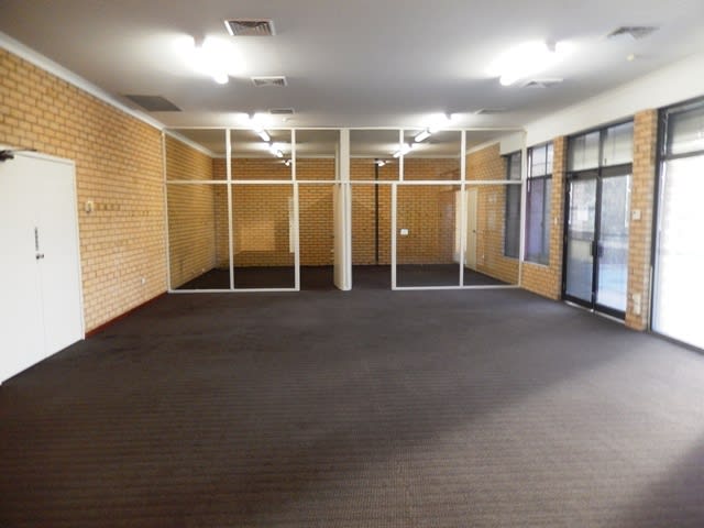 Click to view all images Unit 1, 43 Felspar Street Welshpool WA 6106 - Image 2