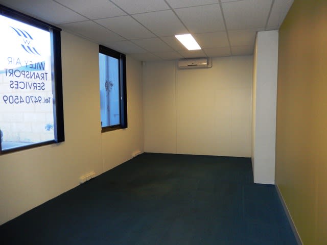 Click to view all images 203A Star Street Welshpool WA 6106 - Image 2