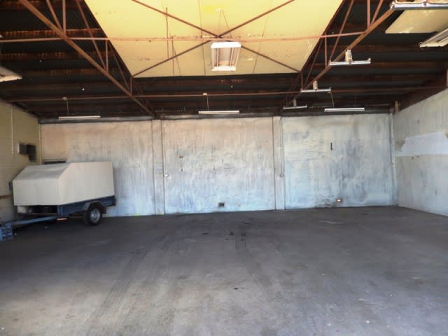 Click to view all images Unit 1 // 103 President Street Welshpool WA 6106 - Image 3