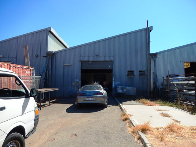 Click to view all images Unit 2 //69 Division Street Welshpool WA 6106 - Image 3