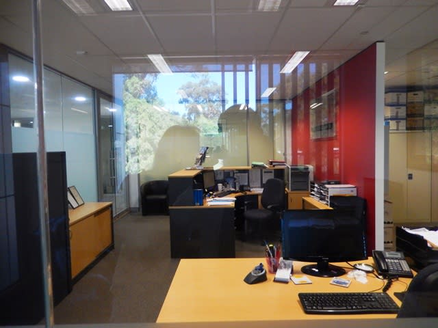 Click to view all images 21 Tennant Street Welshpool WA 6106 - Image 2