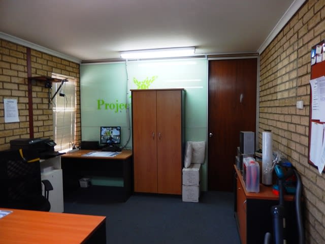 Click to view all images 21 Tennant Street Welshpool WA 6106 - Image 3