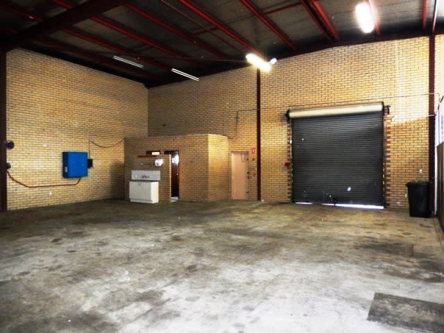 Click to view all images Unit 2 / /1 Dampier Road Welshpool WA 6106 - Image 3