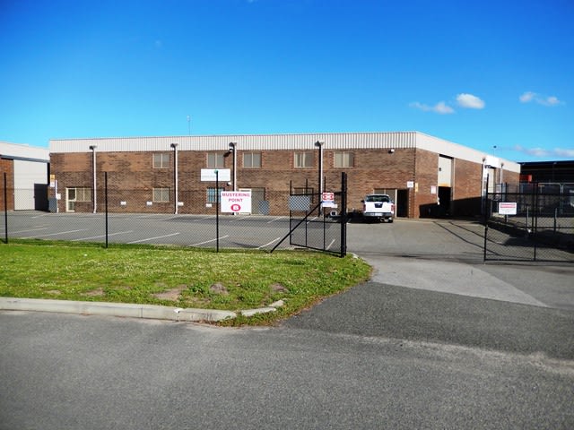 Click to view all images Unit 2 / /11 Anvil Way Welshpool WA 6106 - Image 1
