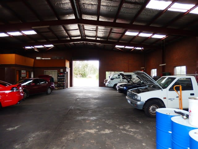 Click to view all images 225 Bank Street Welshpool WA 6106 - Image 3
