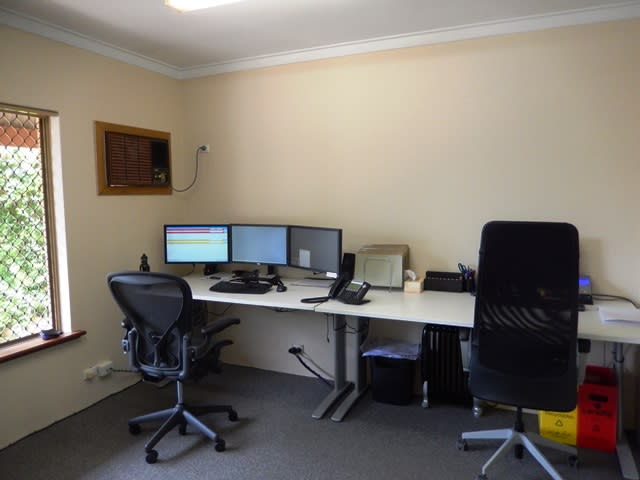 Click to view all images 27 Stiles Avenue Burswood WA 6100 - Image 2