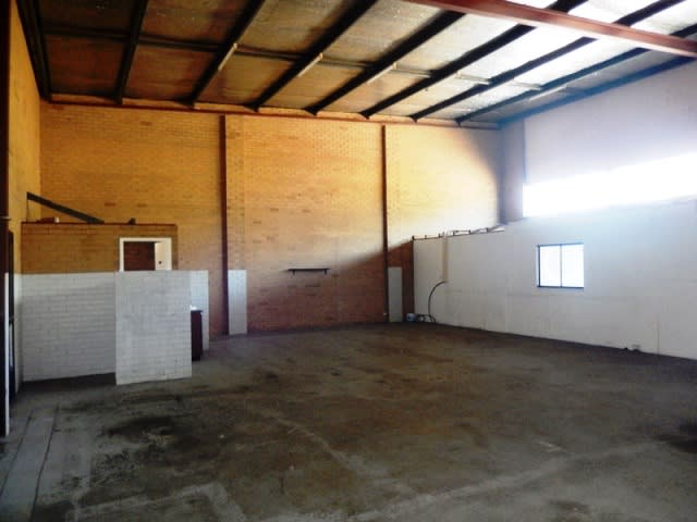 Click to view all images Unit 18 /2-14 Sheffield Road Welshpool WA 6106 - Image 3