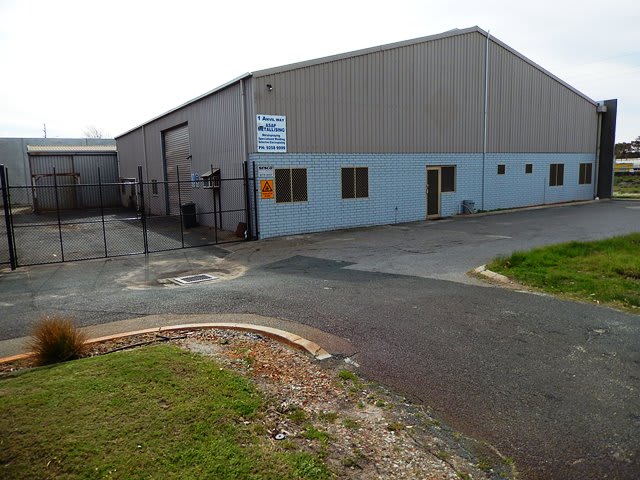Click to view all images 1 Anvil Way Welshpool WA 6106 - Image 1