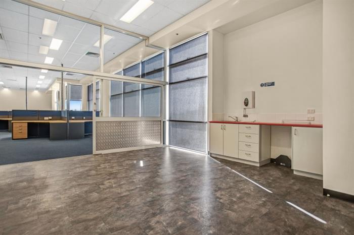 Click to view all images 7 Frost Drive Mayfield West NSW 2304 - Image 3
