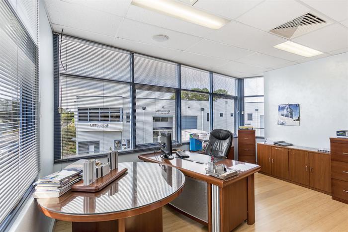 Click to view all images 75 Corish Circle Banksmeadow NSW 2019 - Image 2