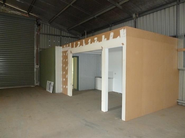 Click to view all images 18 Laidlaw Dve Delacombe VIC 3356 - Image 2