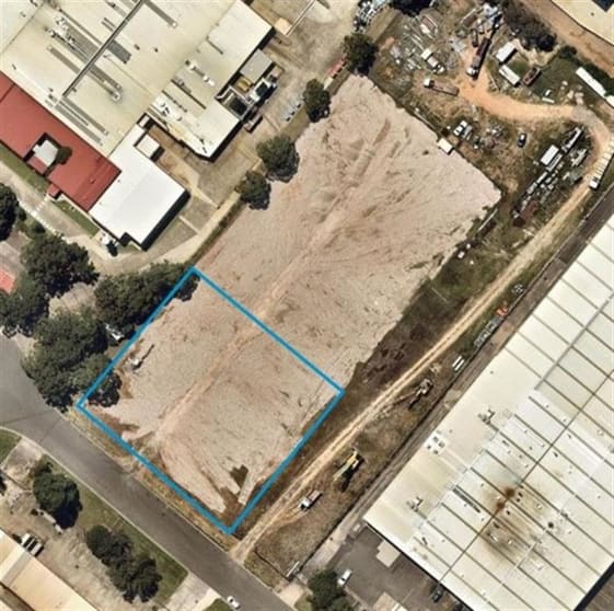 Click to view all images 4 Benson Road Ingleburn NSW 2565 - Image 3