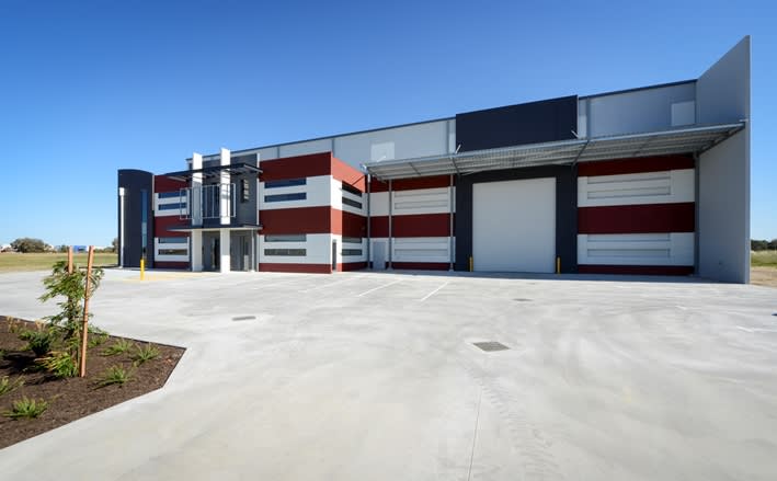 19 Remisko Drive Forrestdale WA 6112 - Image 2