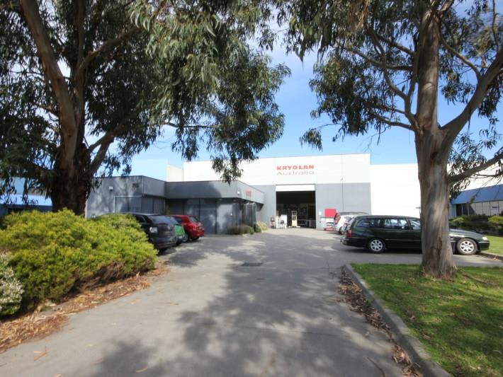 Click to view all images Whole Buil/76 Woodlands Drive Braeside VIC 3195 - Image 1