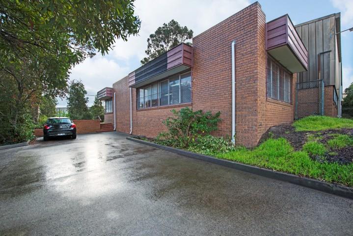 Click to view all images 3 Buckland Street Clayton VIC 3168 - Image 3