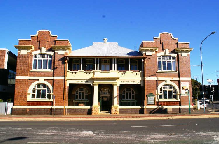 Click to view all images Toowoomba City QLD 4350 - Image 1