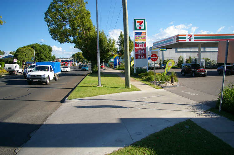 221A - 225 Ruthven Street North Toowoomba QLD 4350 - Image 3