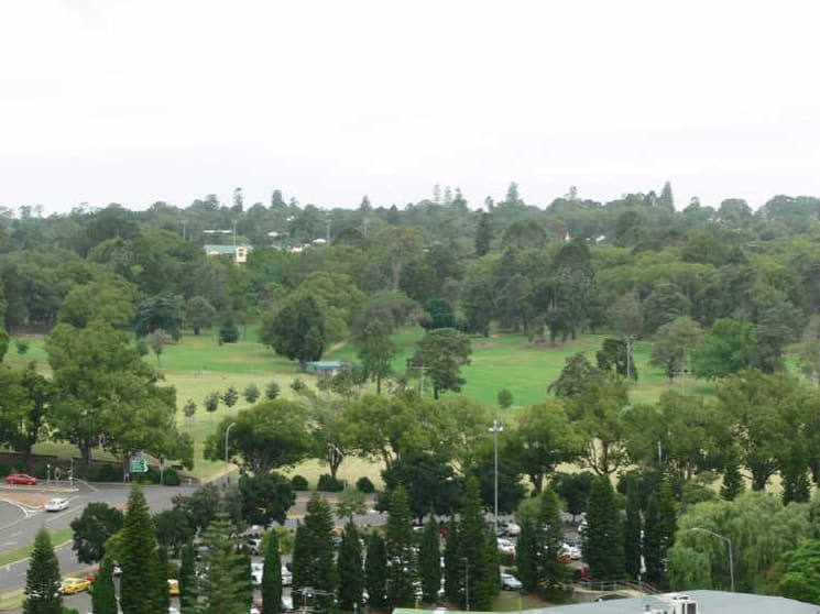 Click to view all images 7/10 Russell Street Toowoomba City QLD 4350 - Image 2