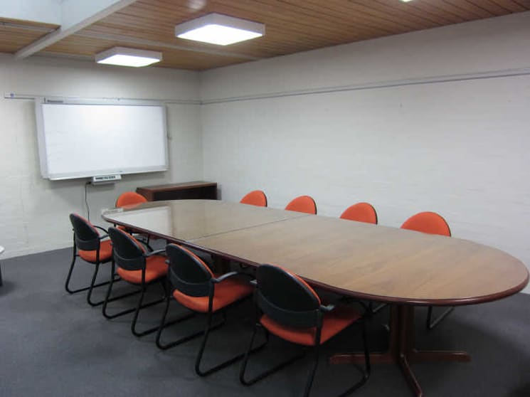 Click to view all images Ground/43-49 Geils Court Deakin ACT 2600 - Image 3