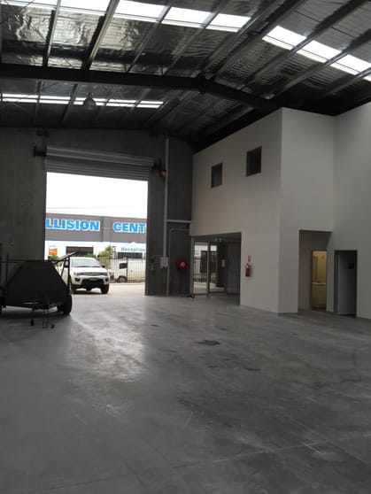 Click to view all images 6 Howes Road Airport West VIC 3042 - Image 3