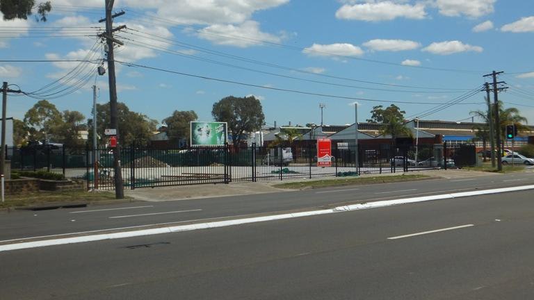 Click to view all images 264 Milperra Road Milperra NSW 2214 - Image 2