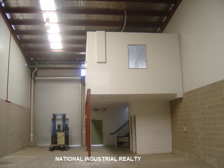Click to view all images 2/115 Woodpark Road Smithfield NSW 2164 - Image 2