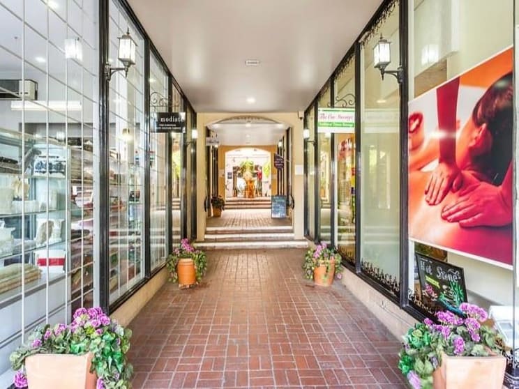 Click to view all images 1A, 101-105 Toorak Road South Yarra VIC 3141 - Image 3