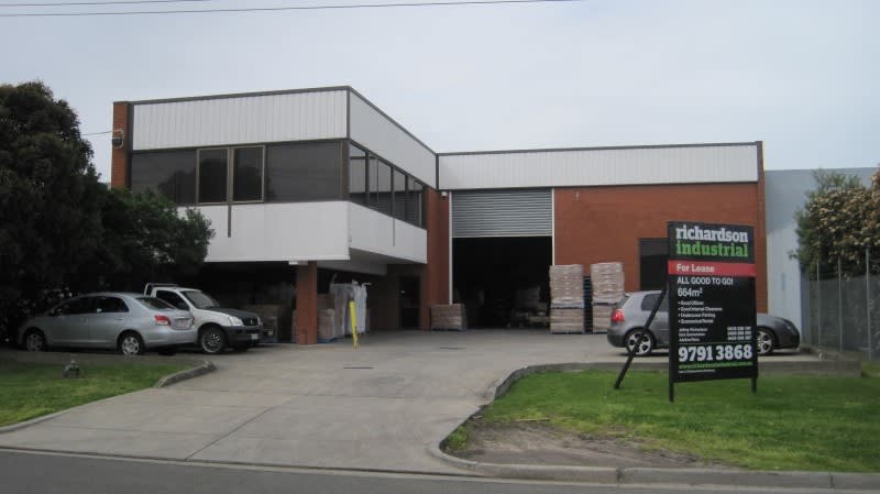 Click to view all images 33 Stephen Road Dandenong VIC 3175 - Image 1