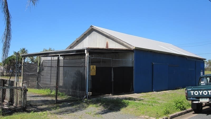 Click to view all images 24 Malcomson Street North Mackay QLD 4740 - Image 1