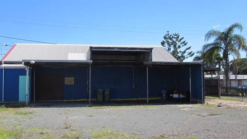 Click to view all images 24 Malcomson Street North Mackay QLD 4740 - Image 2