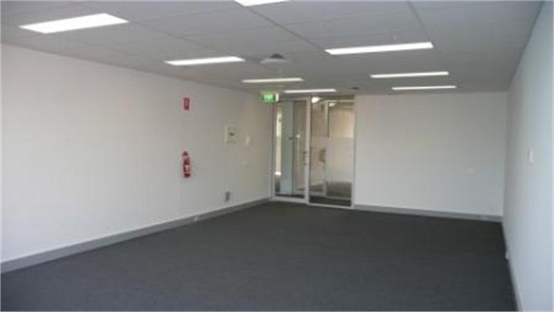 Click to view all images 18/70 Racecourse Road North Melbourne VIC 3051 - Image 2